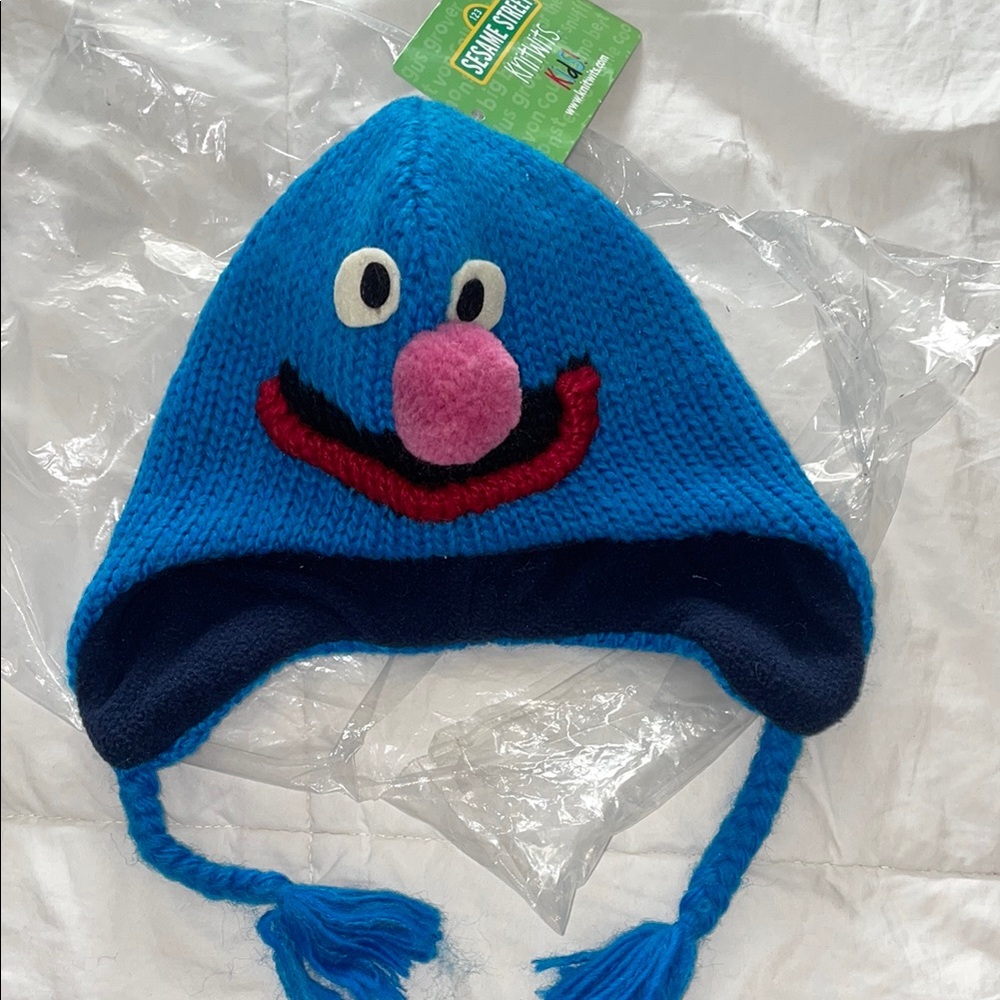 delux knit beanie Grover Sesame Street kids